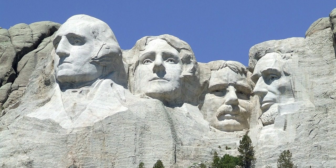 mount-rushmore-902483_1280